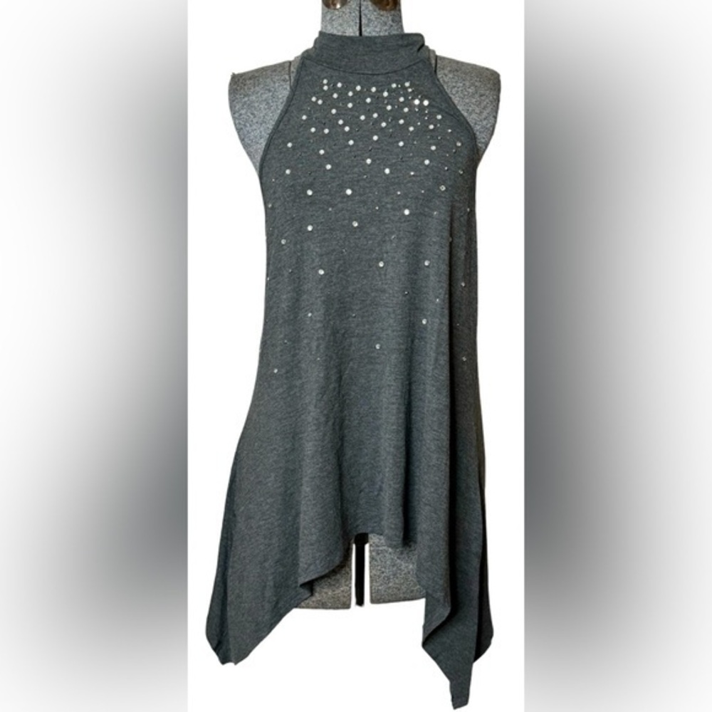 Venus Medium Cat Collar Studded Top